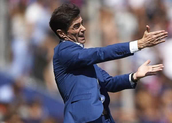 克里夫兰骑士训练开放日，赛前远射贴柱引欢呼，德甲在即，高层口径保持一致的简单介绍