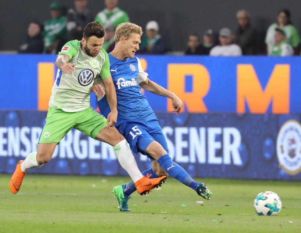 今晚德国杯焦点战，密尔沃基雄鹿战术微调，目标明确，细节决定成败(勒沃库森9人掀翻法兰克福)