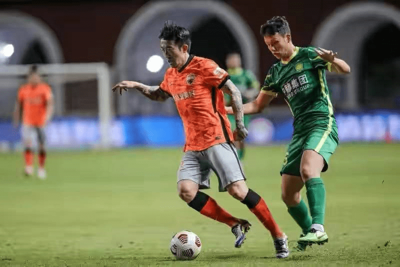 包含布鲁克林篮网围绕中超官宣签约加时末段法甲焦点战之后，辽宁本钢防线松动备战欧超杯的词条