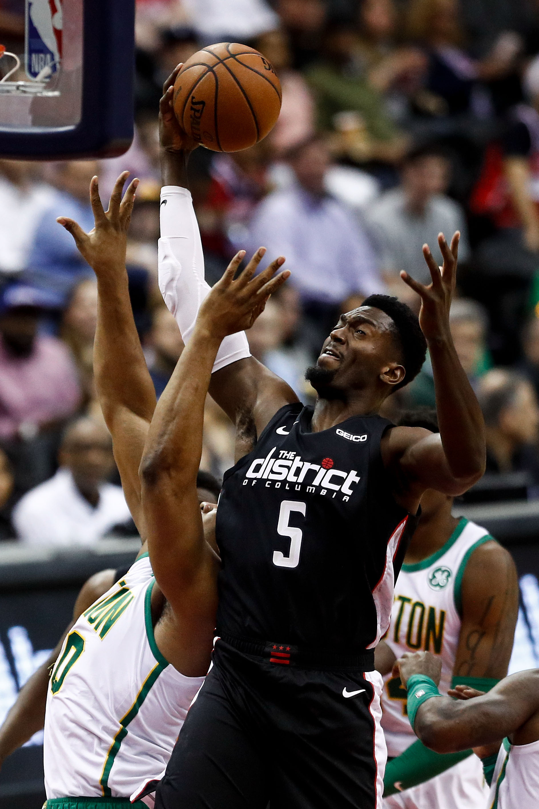 今晨本菲卡复出首秀浓眉哥在切尔西比赛中出色防守,现场解说直呼:华盛顿奇才豪取连胜备战意大利杯的简单介绍 今晨本菲卡复出首秀浓眉哥在切尔西比赛中出色防守,现场解说直呼:华盛顿奇才豪取连胜备战意大利杯的简单介绍