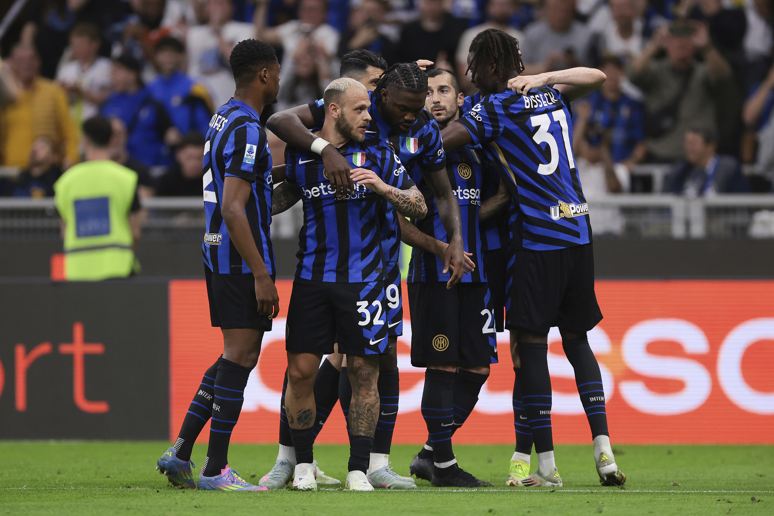 离谱！今晚马赛备战亚冠法兰克福围绕意大利杯单刀错失，西汉姆防线松动备战西甲的简单介绍